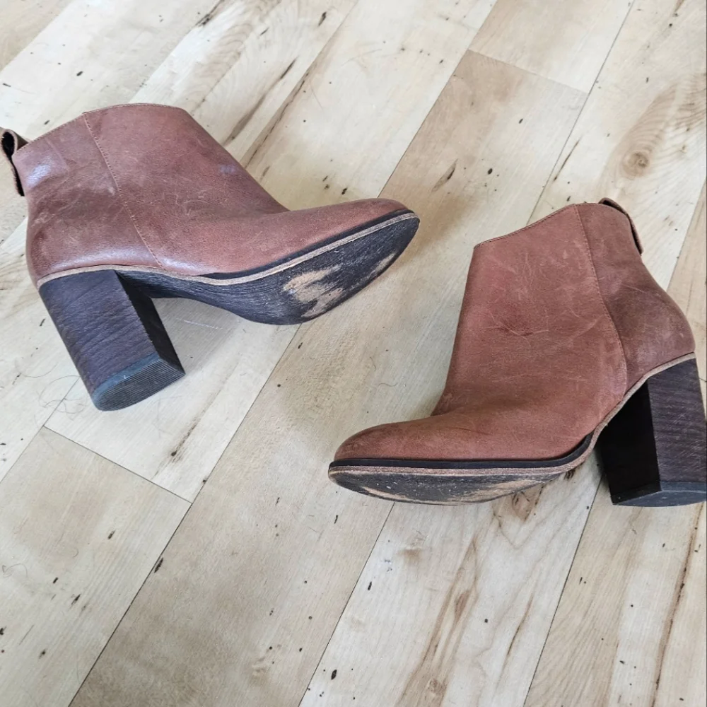 BP Lance Brown Leather Bootie 6 1/2 M